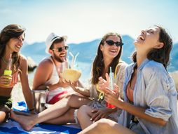 Plaža, zabava, piće