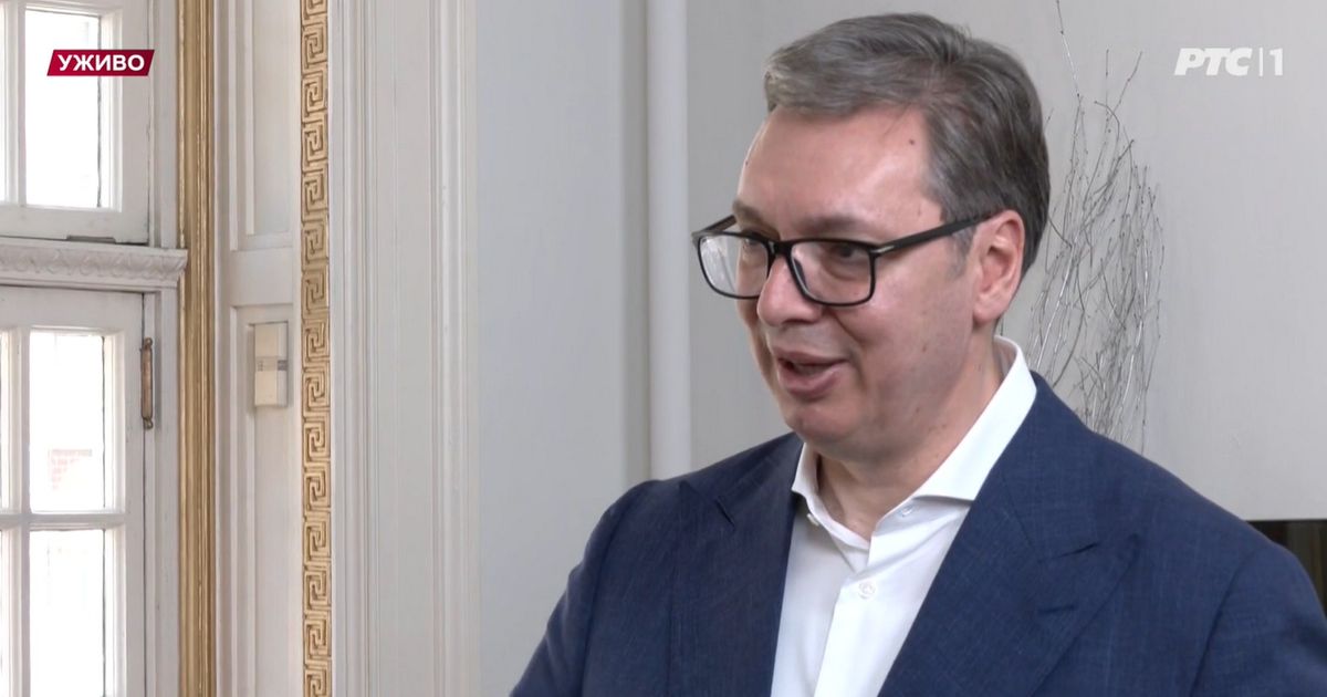 Vučić iz Njujorka: Mi nismo genocidan narod! Sa sobom u zgradu UN poneo i srpsku trobojku