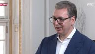 Vučić iz Njujorka: Mi nismo genocidan narod! Sa sobom u zgradu UN poneo i srpsku trobojku