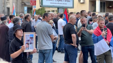 Srbi u Crnoj Gori ustali protiv izdaje protest Podgorica Srebrenica Genocid UN
