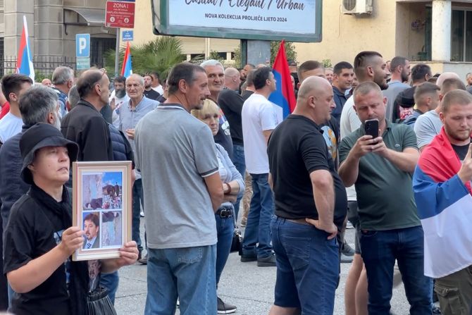 Srbi u Crnoj Gori ustali protiv izdaje protest Podgorica Srebrenica Genocid UN