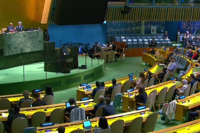Njujork Generalna skupština Ujedinjenih nacija UN glasanje rezolucija Srebrenica Srbija Aleksandar Vučić Marko Đurić