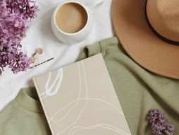 knjiga, kafa, šešir, astrologija, horoskop