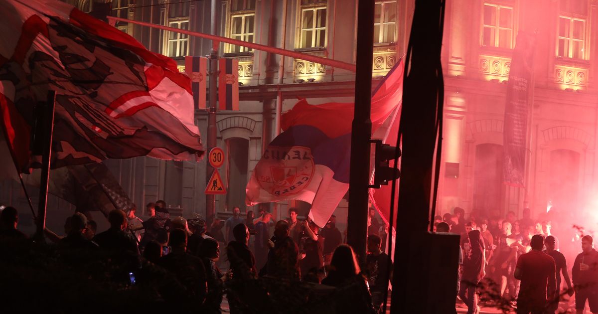 Navijači Zvezde stigli na Kalemegdan Počinje fešta povodom osvajanja
