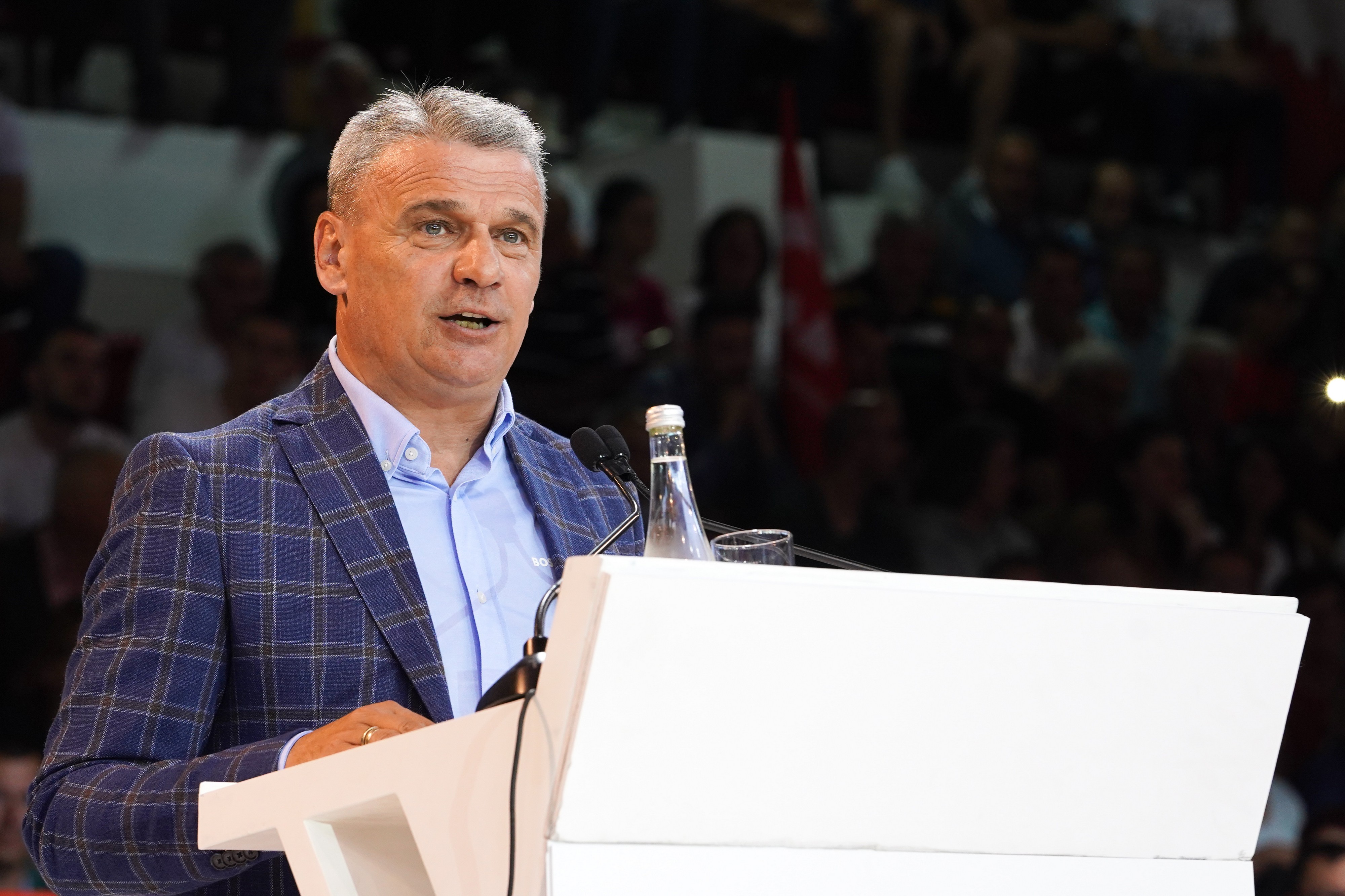 Gradonačelnik Čačka se posle 8 meseci vraća u kabinet: Uspešno se oporavio, krajem jula doživeo moždani udar