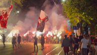 Pojavio se novi snimak vatrenog obračuna na Gazeli, ovako su Delije na skuterima presrele Grobare
