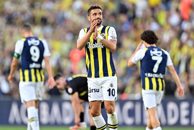 Dušan Tadić, FK Fenerbahče Dušan Tadić, FK Fenerbahče