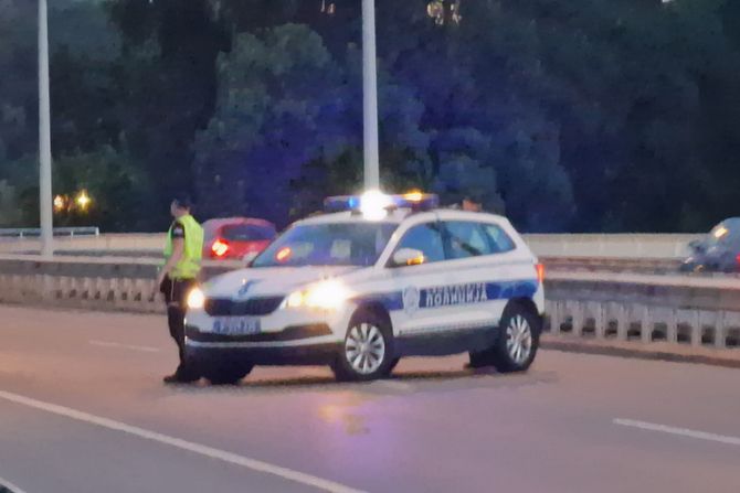 Novi Sad most pucanje betonskog nosača na Mostu  Slobode