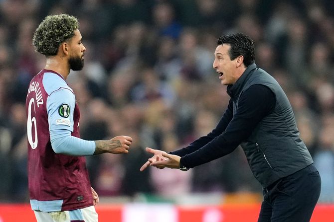 Unaj Emeri i Daglas Luiz - FK Aston Vila Unaj Emeri i Daglas Luiz - FK Aston Vila