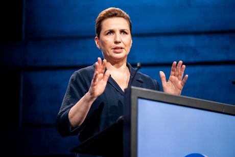 Mete Frederiksen Danska premijerka Mete Frederiksen Danska premijerka