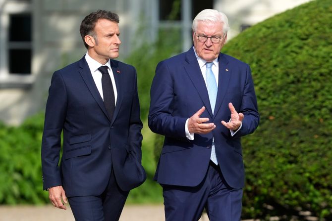 Frank Valter Štajnmajer Emanuel Makron Frank Valter Štajnmajer Emanuel Makron