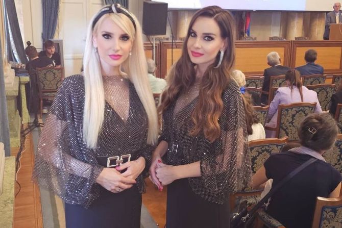 Sestre Gobović Sestre Gobović