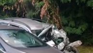 Direktno se sudarili autobus i auto, teška nesreća kod Mladenovca: Prizor jeziv, vozilo potpuno zgužvano