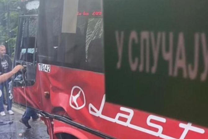 mladenovac, nesreća, autobus