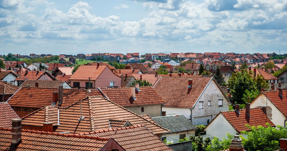 Domaćin jednog od najstarijih, ali i najvećih vašara ovaj mačvanski grad i njegova okolina obiluju atrakcijama