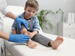 bol, dete, dečak, mišići