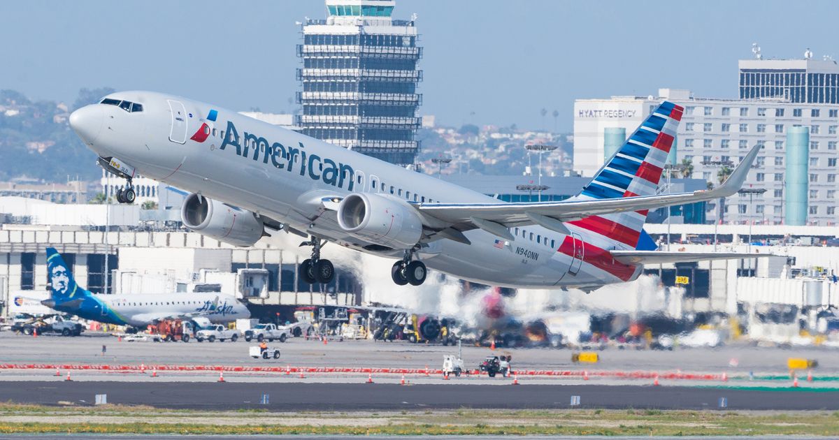 Putnici u avionu American Airlinesa borili se sa poplavom iz toaleta na 10.000 metara