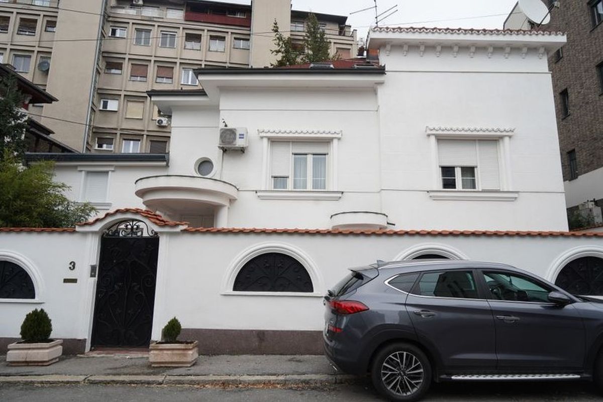 Estradni par se preselilo u luks vilu na Avali od 300.000€, pa otkrili šta je sa kućom na Dušanovcu: Ona je...