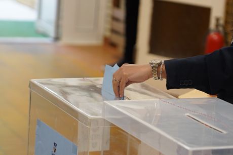 Srbija Beograd lokalni izbori 2024 glasanje glasačka kutija