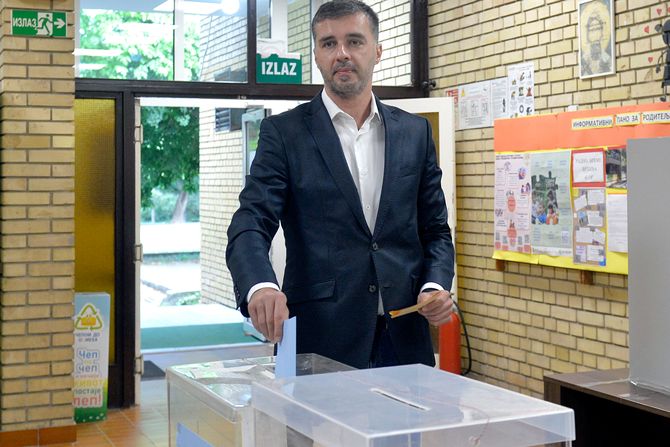 Srbija Beograd lokalni izbori 2024 glasanje Savo Manojlović Srbija Beograd lokalni izbori 2024 glasanje Savo Manojlović