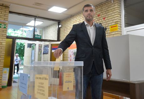 Srbija Beograd lokalni izbori 2024 glasanje Savo Manojlović Srbija Beograd lokalni izbori 2024 glasanje Savo Manojlović