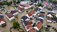 Vatrogasac krenuo da spasi zarobljenu porodicu, pa poginuo, jedna osoba nestala: Haos zbog poplava u Nemačkoj