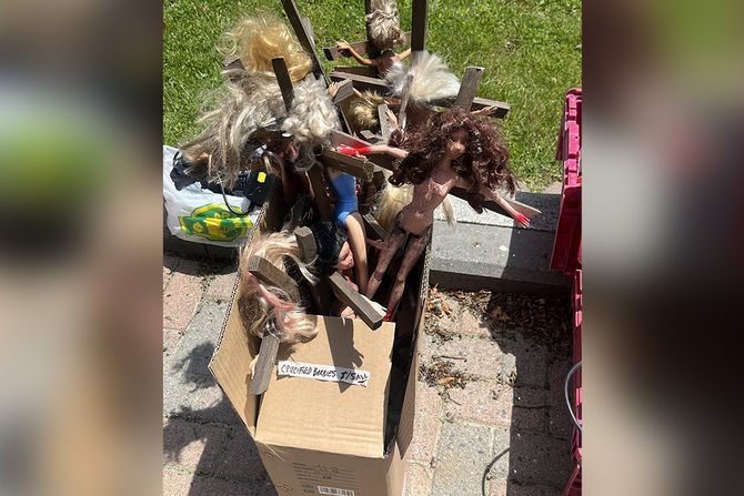 Barbika na krstu Barbika na krstu