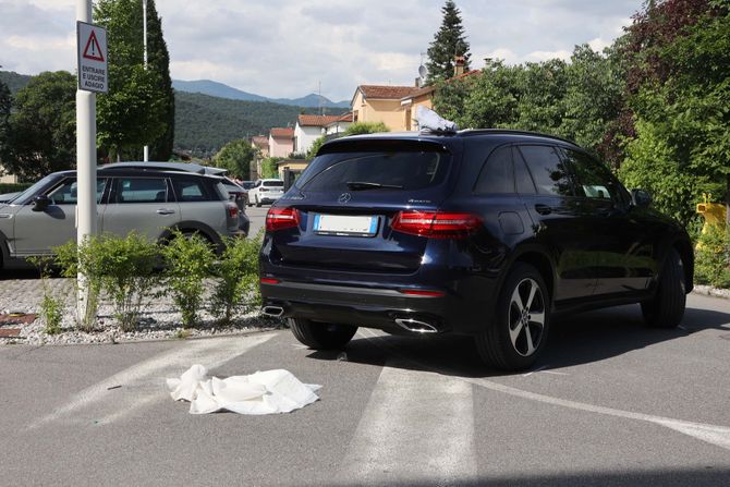 Mercedes koji je pregazio malu Sofiju ispred vrtića u Breši