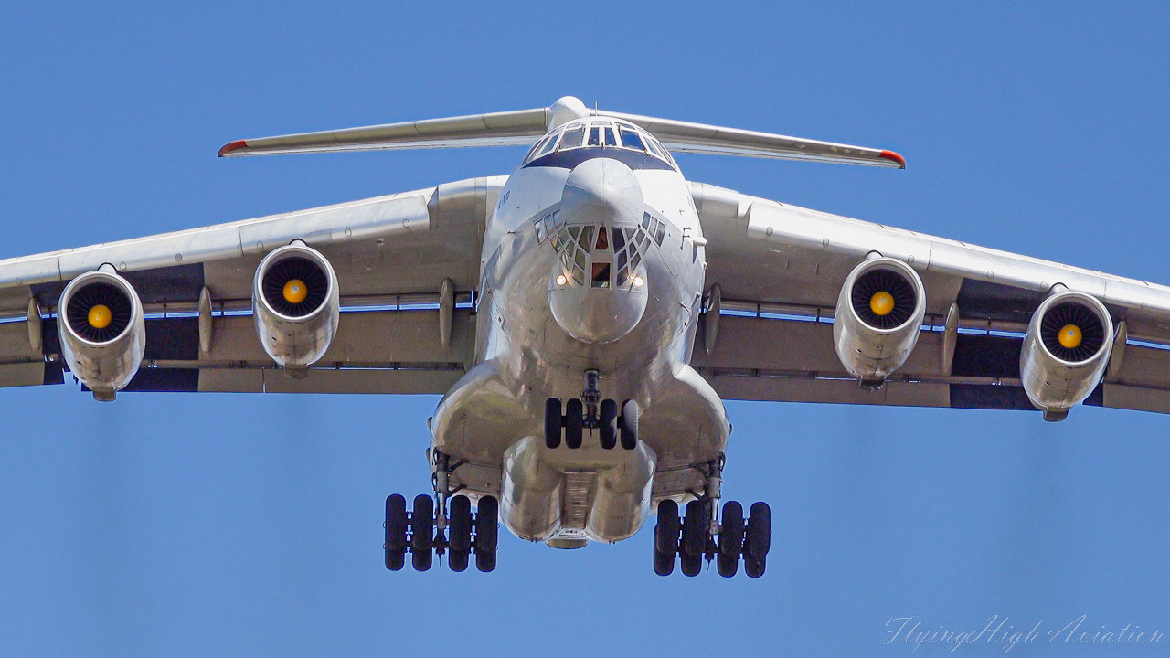 Deset naleta, 420 tona vode: Ruski Il-76TD drugi dan iz vazduha gasio požar u Deliblatskoj peščari