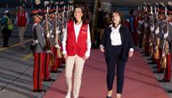 Kraljica Leticija bez štikli i muža stigla u Gvatemalu: Iz aviona je sišla hramljući, a evo zašto nije sređena
