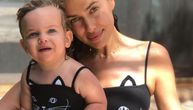 Ceo Instagram se "topi" od slatkoće! Irina Šajk uparila kupaći kostim sa ćerkicom