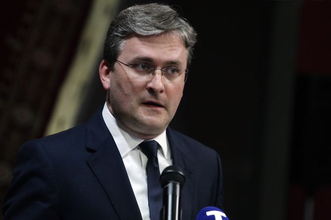 Ministar Selaković u ime predsednika Srbije odlikovao grčkog mitropolita Damaskin Ministar Selaković u ime predsednika Srbije odlikovao grčkog mitropolita Damaskin
