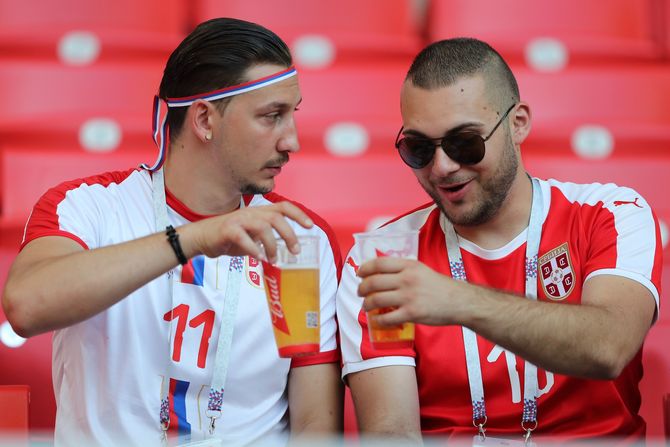 Fudbalska reprezentacija Srbije, pivo, alkohol, navijači Fudbalska reprezentacija Srbije, pivo, alkohol, navijači