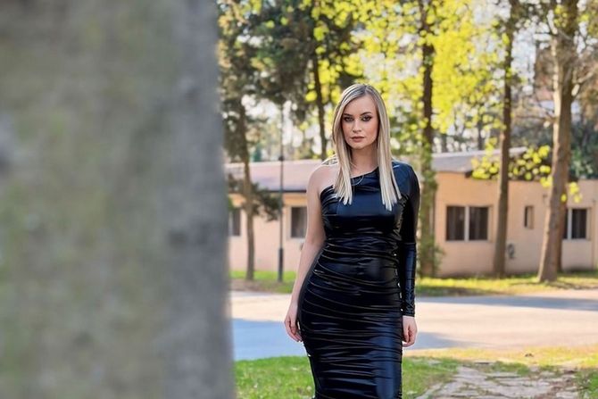 Šejla Zonić Šejla Zonić