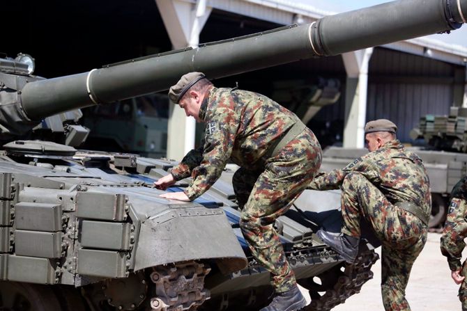 Vojska Srbije, Niš, obuka na tenkovima T-72