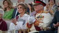 Kraljica Ranija spaja tradicionalno i moderno: Korset kao vanvremenski stilski izraz