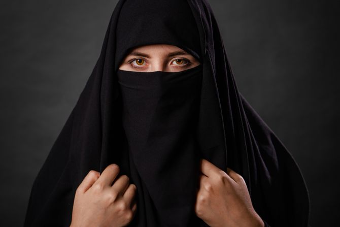 Muslimanka hidžab žena burka