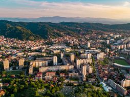 Tuzla panorama grad
