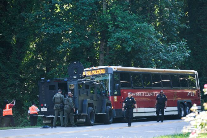 Potera za otetim autobusom u Atlanti