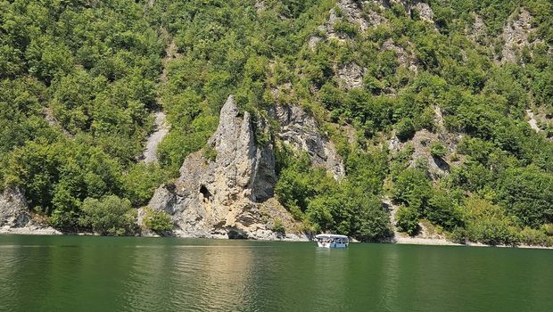 Zlatarsko jezero