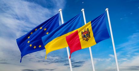 Zastava Moldavija, Ukrajina, EU