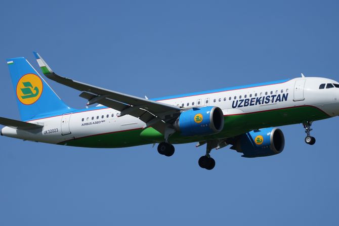 Uzbekistan Airways A320