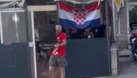 Besni Hrvat sav u šahovnici posle promašenog penala iz kafića iščupao televizor, pa ga bacio u grmlje