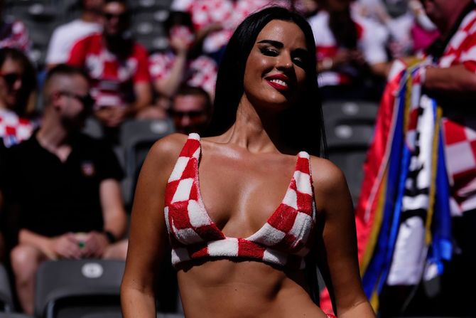 Ivana Knoll, Ivana Nol Ivana Knoll, Ivana Nol