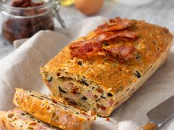 hleb, vekna hleba, hleb sa maslinama, hleb sa slaninom