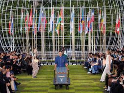Louis Vuitton TODAYFASHIONINSPIRING SETS Paris Fashion Week