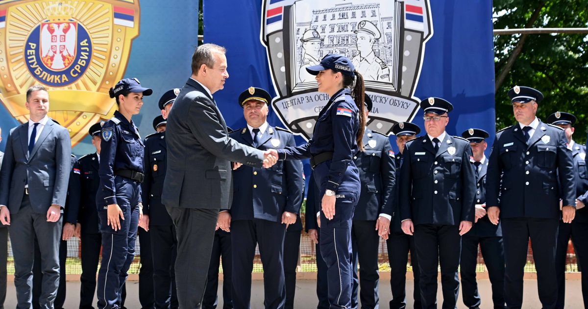 Dačić: Policija temelj društva, građani treba da je osećaju svojom