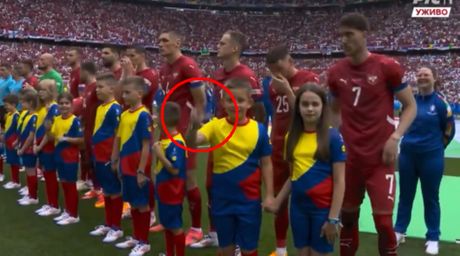 Srbija, himna, dečak