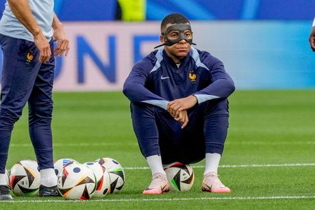 Kilijan Embape maska Evropsko prvenstvo fudbal Holandija – Francuska EURO 2024