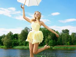 devojka, kišobran, astrologija, zodijak, leto